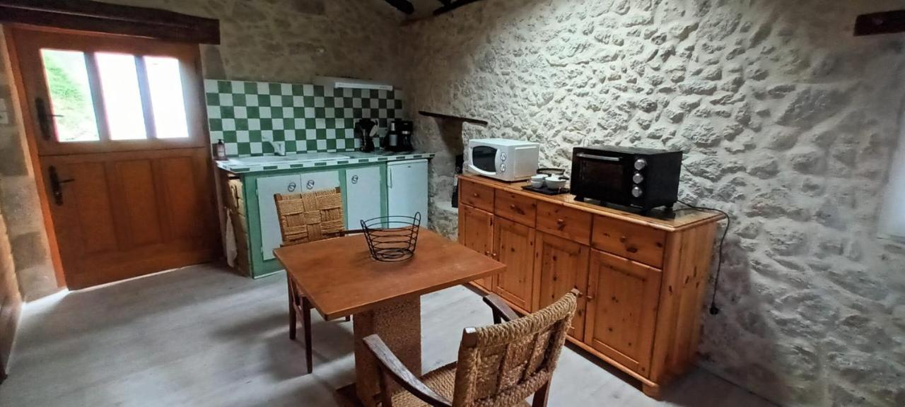 Les Gîtes du Hameau avec piscine Castelnau-sur-Gupie Extérieur photo