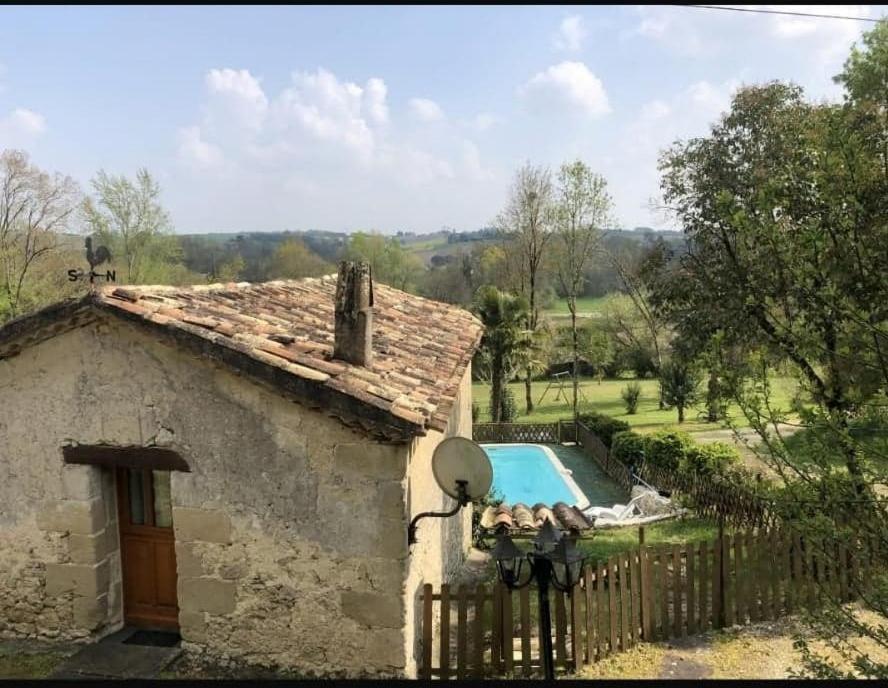 Les Gîtes du Hameau avec piscine Castelnau-sur-Gupie Extérieur photo